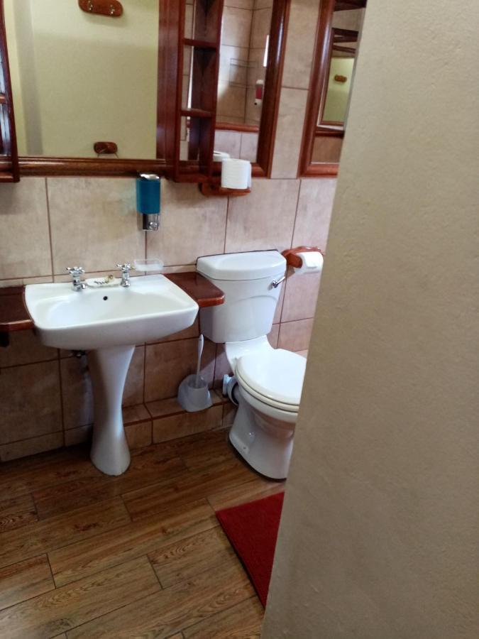 Tudor Lodge Guest House 요하네스버그 외부 사진